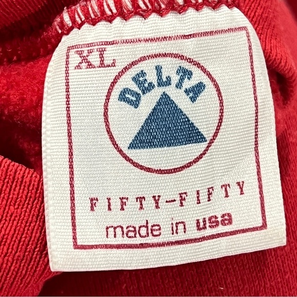 Vintage University of Wisconsin Badgers NCAA Collegiate 1990s Sweatshirt - Picture 5 of 5